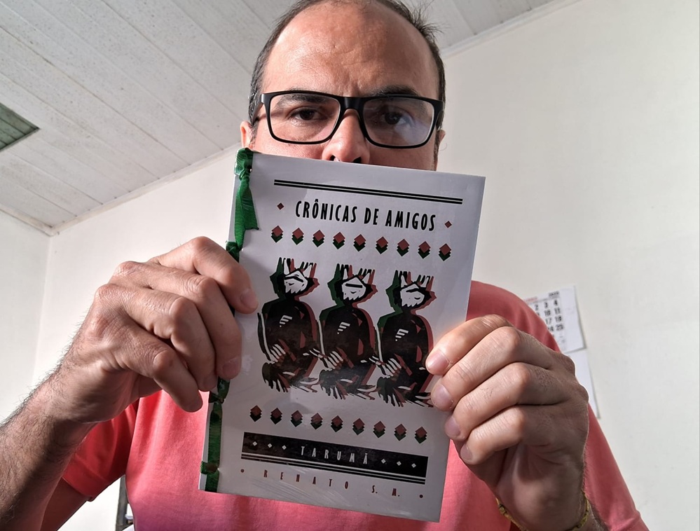 Unipampa Jaguarão recebe lançamento do livro Crônicas de Amigos, de Renato S. M.