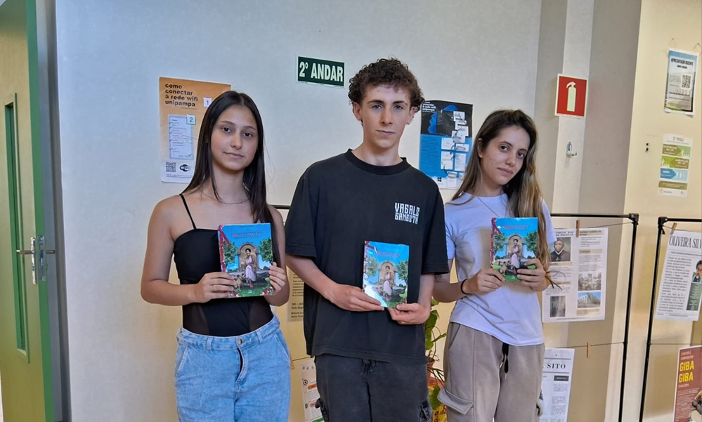 Colégio Carlos Alberto Ribas celebra o Mês da Consciência Negra com mostra estudantil