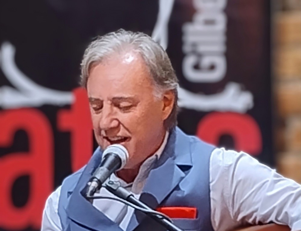 Gilberto Isquierdo apresenta show musical ‘3 Atos’ na Utopia Casa Bar, em Pelotas