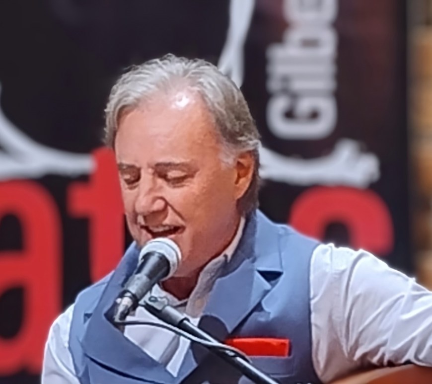 Gilberto Isquierdo apresenta show musical ‘3 Atos’ na Utopia Casa Bar, em Pelotas