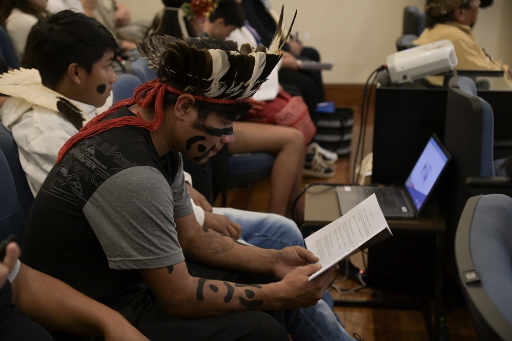 UFRGS debate jornalismo e povos indígenas em Porto Alegre