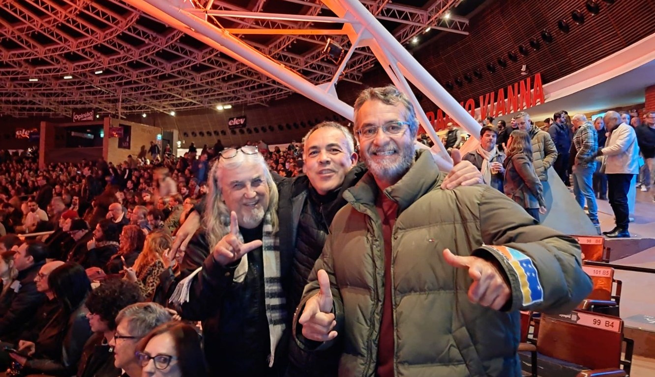 Robert Plant reúne fãs de Jaguarão em show histórico em Porto Alegre